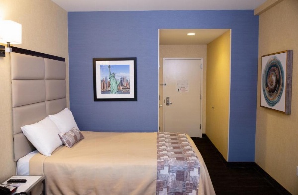 7 Days Hotel image 8